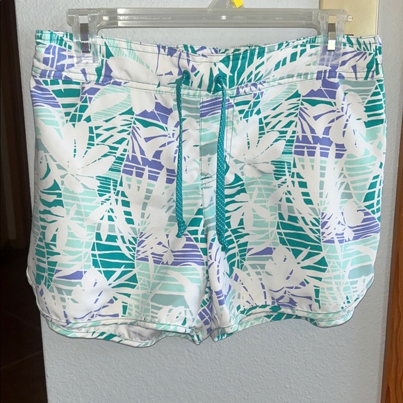 Columbia Teal and White Patterned Shorts - Picture 1 of 7
